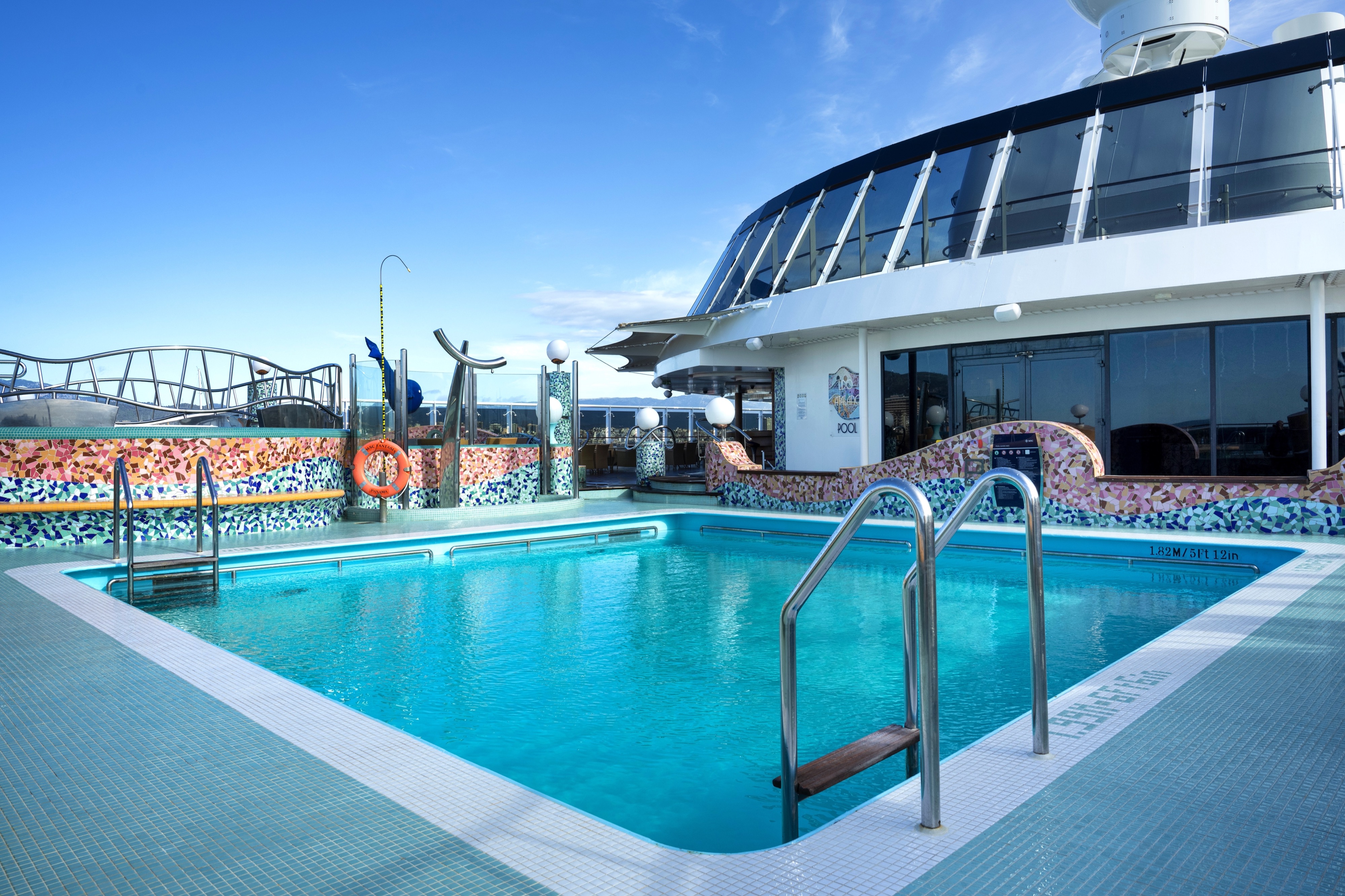 MSC Fantasia - Swimming Pools